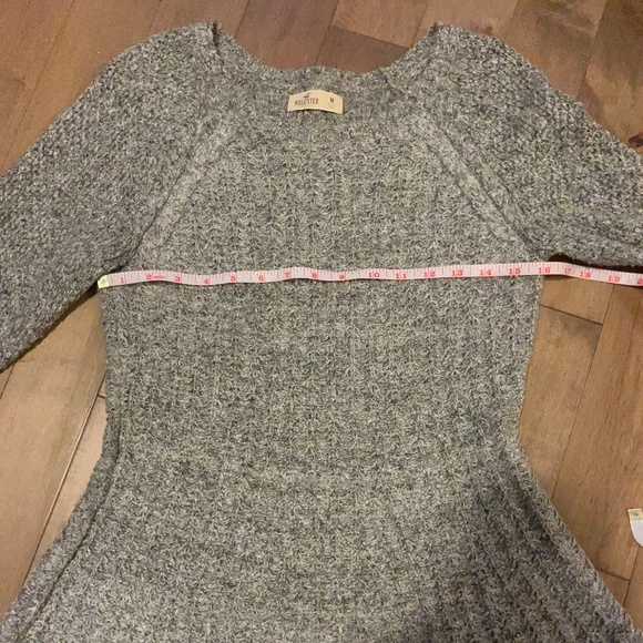 Hollister Knit Peplum style top - Picture 4 of 4